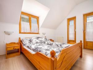 Posteľ alebo postele v izbe v ubytovaní Apartment Katie 2 by Interhome