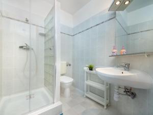 Kúpeľňa v ubytovaní Apartment Amarillo 6 by Interhome + 5 fotografií