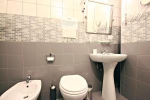 Kylpyhuone majoituspaikassa Le Piazze Di Roma