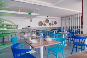 纳瓦尔罗马诺高尔夫度假村餐厅或其他用餐的地方
