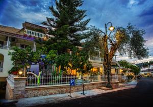Gallery image of Hotel Maistrali in Parga
