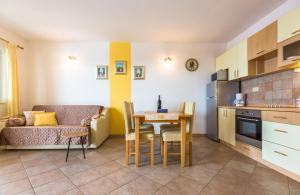 Kuchyňa alebo kuchynka v ubytovaní Villa Anima in Makarska, private pool
