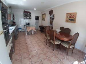 Kuchyň nebo kuchyňský kout v ubytování Chalet Miraflores