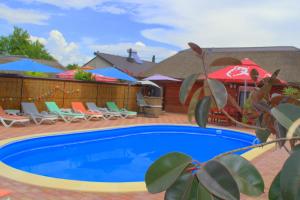 The swimming pool at or close to Casa Arina