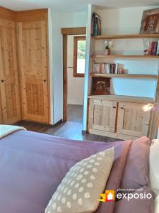 Ένα ή περισσότερα κρεβάτια σε δωμάτιο στο Charmant appartement de 50m2 pour 2 personnes - terrasse et balcon