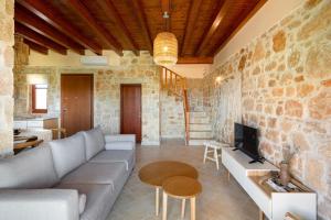 Posedenie v ubytovaní Rastoni Retreats #FeelsLikeHome
