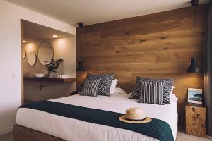 Postel nebo postele na pokoji v ubytování Las Gaviotas Suites Hotel & Spa