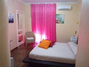 Ένα ή περισσότερα κρεβάτια σε δωμάτιο στο B&b kabbala club