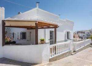 Foto dalla galleria di Nostos House a Triovasálos