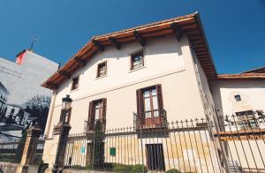 Afbeelding uit fotogalerij van Hotel Konbenio in Amorebieta-Etxano
