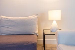 Posedenie v ubytovaní Urbe10 Angel Suites 2 Bedrooms Apartment 4A