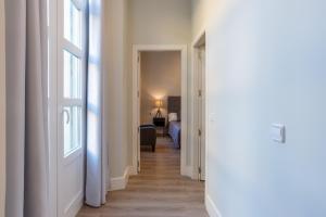 Postel nebo postele na pokoji v ubytování Urbe10 Angel Suites 1 Bedroom Apartment 3C