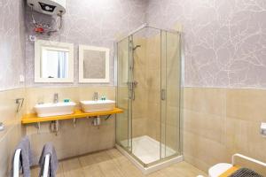 Koupelna v ubytování Urbe10 Angel Suites 1 Bedroom Apartment 3C