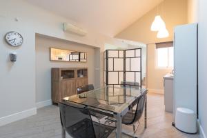 Kuchyňa alebo kuchynka v ubytovaní Urbe10 Angel Suites Apartment 4B