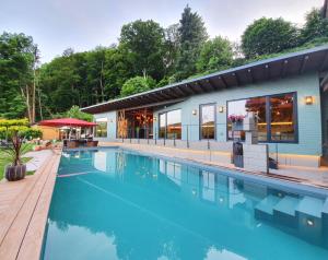 Bazén v ubytování Hotel Erasmus - Mein Genuss- und Wellnesshotel nebo v jeho okolí