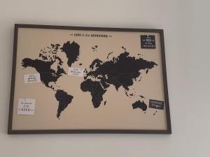 Πιστοποιητικό, βραβείο, πινακίδα ή έγγραφο που προβάλλεται στο Hideaway House