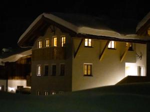 Budynek, w którym mieści się apartament