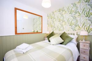 Gallery image of Sparrow Cottage - Westbourne in Westbourne