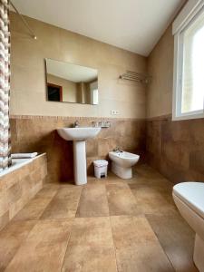 Kúpeľňa v ubytovaní Hostal Eden + 30 fotografií