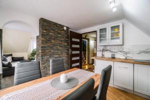 Kuchyňa alebo kuchynka v ubytovaní Apartament Polany + 15 fotografií
