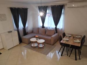 Posedenie v ubytovaní Sunset Rental