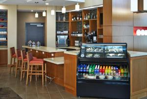 Hyatt Place Lansing-East酒廊或酒吧区