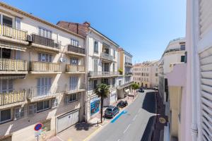 Nabolaget omkring lejligheden eller i nærheden