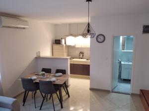 Kuchyňa alebo kuchynka v ubytovaní Sunset Rental