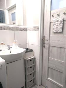 Ένα μπάνιο στο Apartament pod Chełmcem
