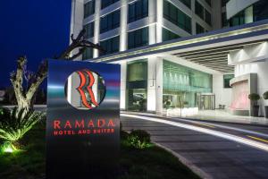 Certifikát, hodnocení, plakát nebo jiný dokument vystavený v ubytování Ramada Hotel & Suites by Wyndham Izmir Kemalpasa