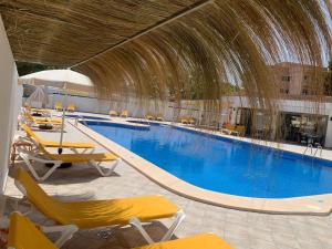 Piscina en o cerca de Apartaments La Perla Negra