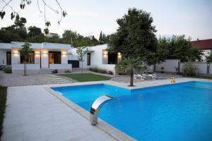 Bazén v ubytování Luxury Villa Magic nebo v jeho okolí