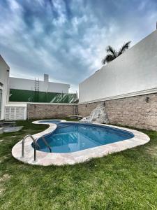Galería fotográfica de 21 Suite with Jacuzzi a shared pool en Torreón