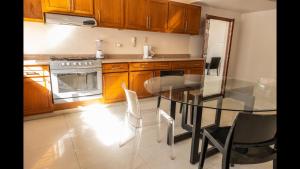 Galería fotográfica de 21 Suite with Jacuzzi a shared pool en Torreón