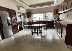 Galería fotográfica de 21 Suite with Jacuzzi a shared pool en Torreón