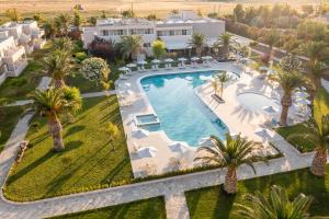 A piscina localizada em Hotel Esperia ou nos arredores