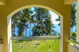 A balcony or terrace at Country Inn