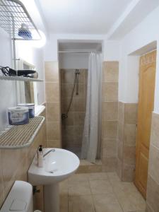 Kylpyhuone majoituspaikassa Apartments Jovanović