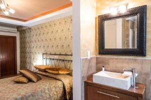 A bed or beds in a room at Country Inn