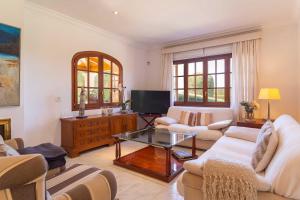 Μια τηλεόραση ή/και κέντρο ψυχαγωγίας στο Finca bennassar