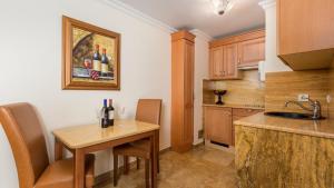 Kuchyň nebo kuchyňský kout v ubytování Apartments Villa BV