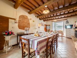 Η κουζίνα ή μικρή κουζίνα στο Holiday Home Green Wellness House by Interhome