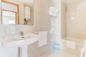 Kúpeľňa v ubytovaní Apartamentos Llevant