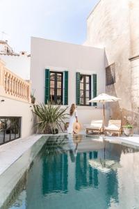 Bazén v ubytovaní Concepcio by Nobis, Palma, a Member of Design Hotels alebo v jeho blízkosti