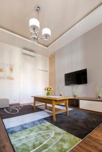 TV a/nebo společenská místnost v ubytování NN Apartman Budapest