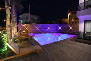 Bazén v ubytování Hotel Mare 2 nebo v jeho okolí