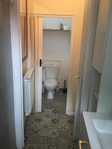 Ένα μπάνιο στο Maisonnette de 2 personnes +6 φωτογραφίες