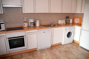 Zdjęcie z galerii obiektu Luxury 2-Bedrooms & Bathrooms Estepona Apartment w mieście Estepona