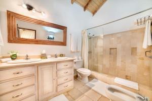 Koupelna v ubytování Luxurious 5-bedroom Villa Oasis in Casa de Campo