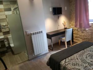 Postel nebo postele na pokoji v ubytování CASA SARTZALETA-Navarra-España